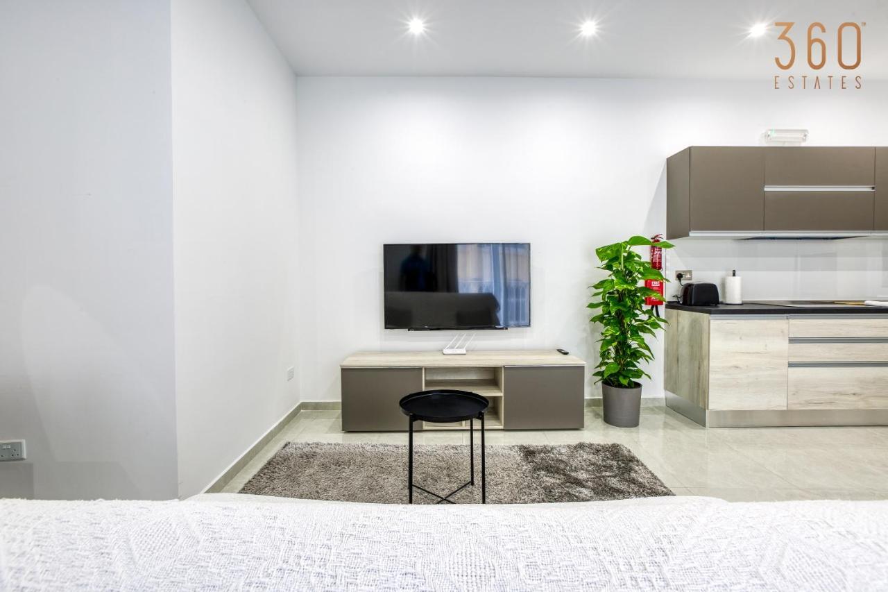 A Lovely 1Br Home With Balcony Just Off The Coast By 360 Estates Saint Julian's Екстериор снимка