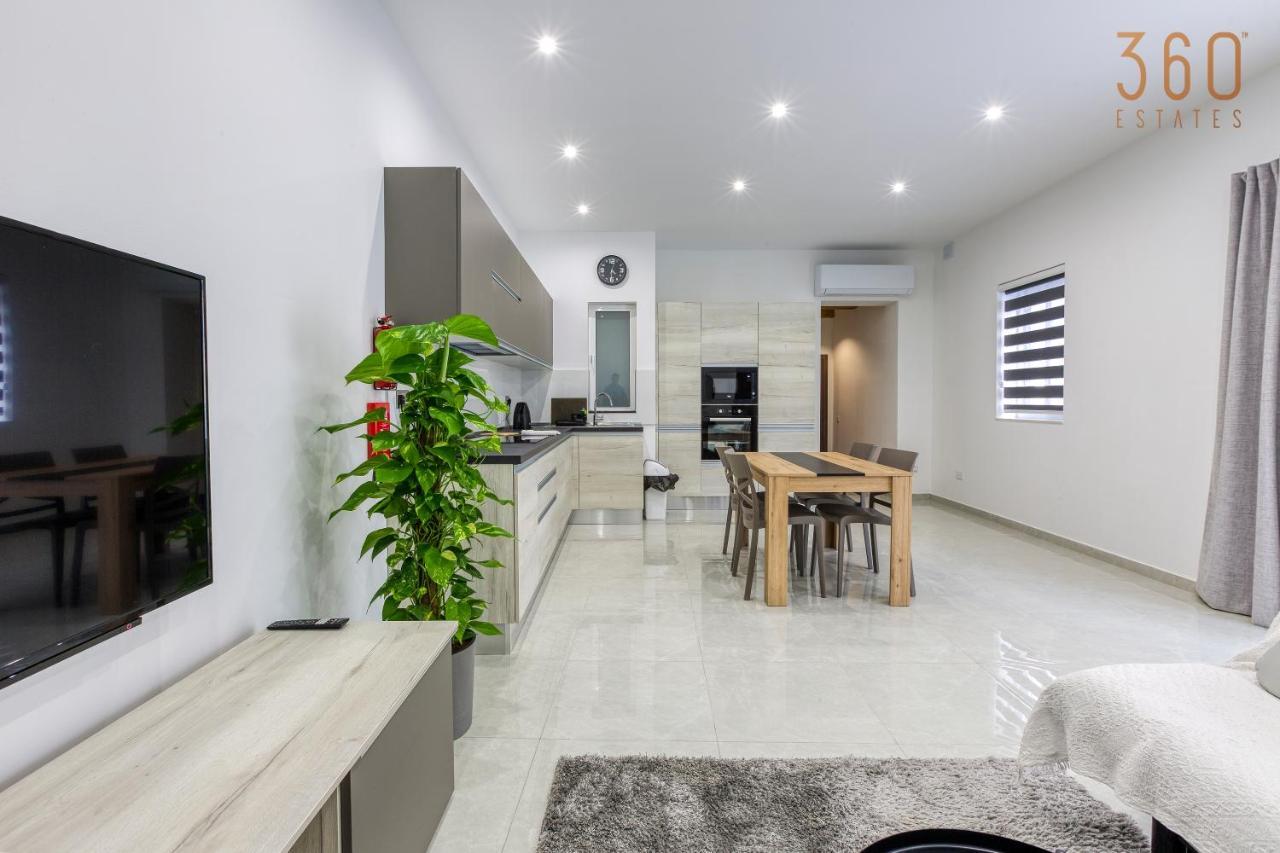 A Lovely 1Br Home With Balcony Just Off The Coast By 360 Estates Saint Julian's Екстериор снимка