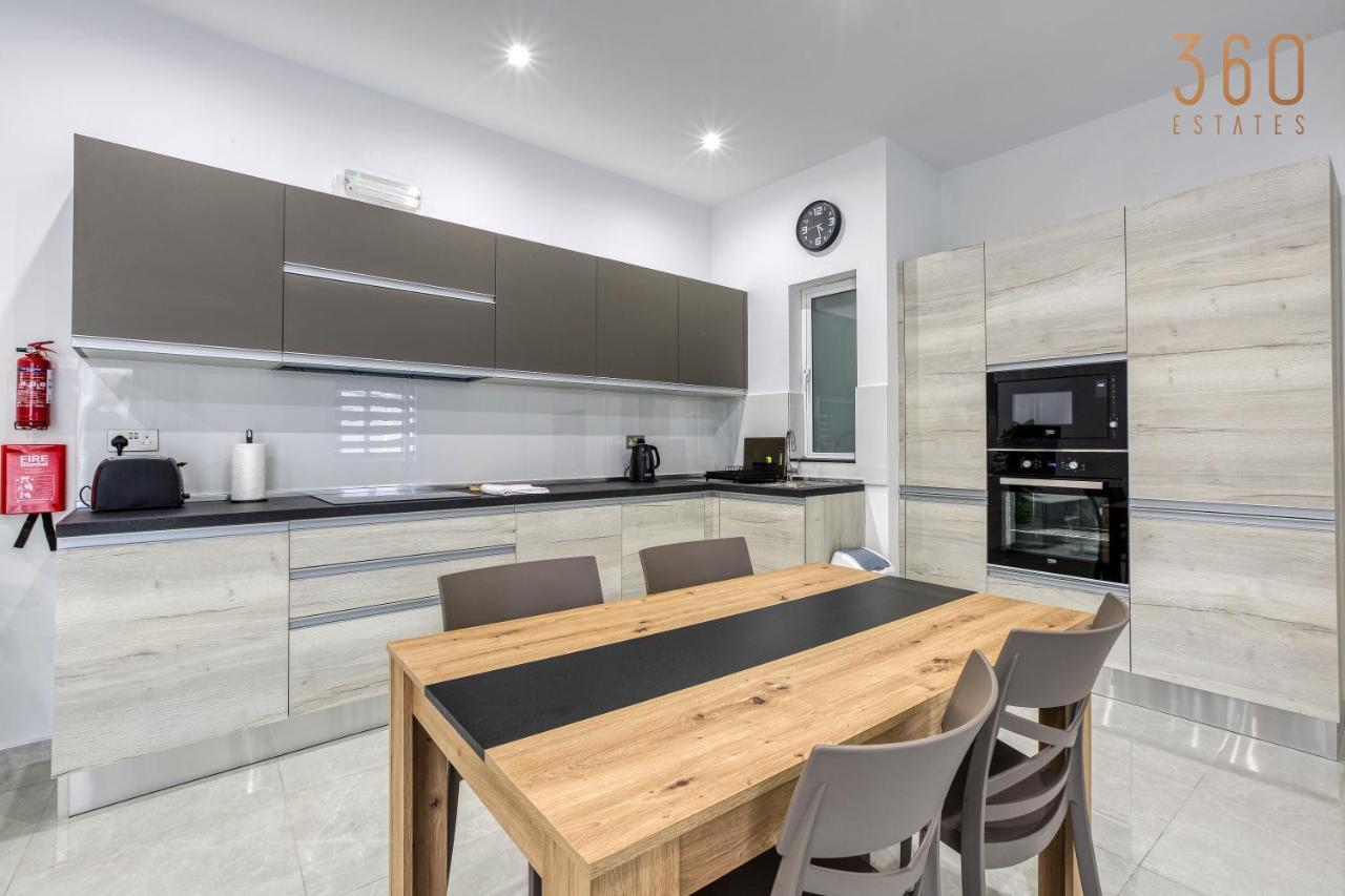 A Lovely 1Br Home With Balcony Just Off The Coast By 360 Estates Saint Julian's Екстериор снимка