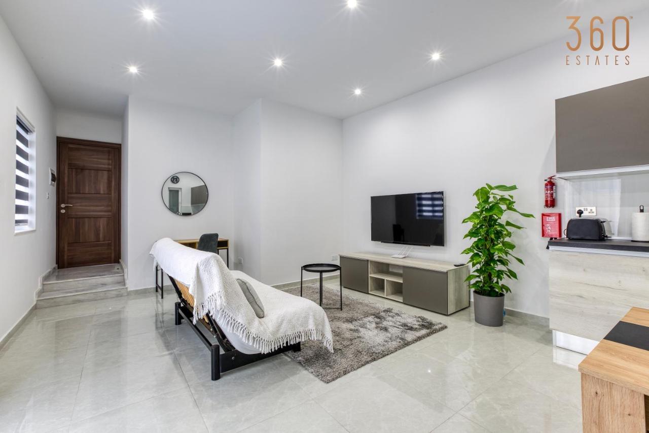 A Lovely 1Br Home With Balcony Just Off The Coast By 360 Estates Saint Julian's Екстериор снимка