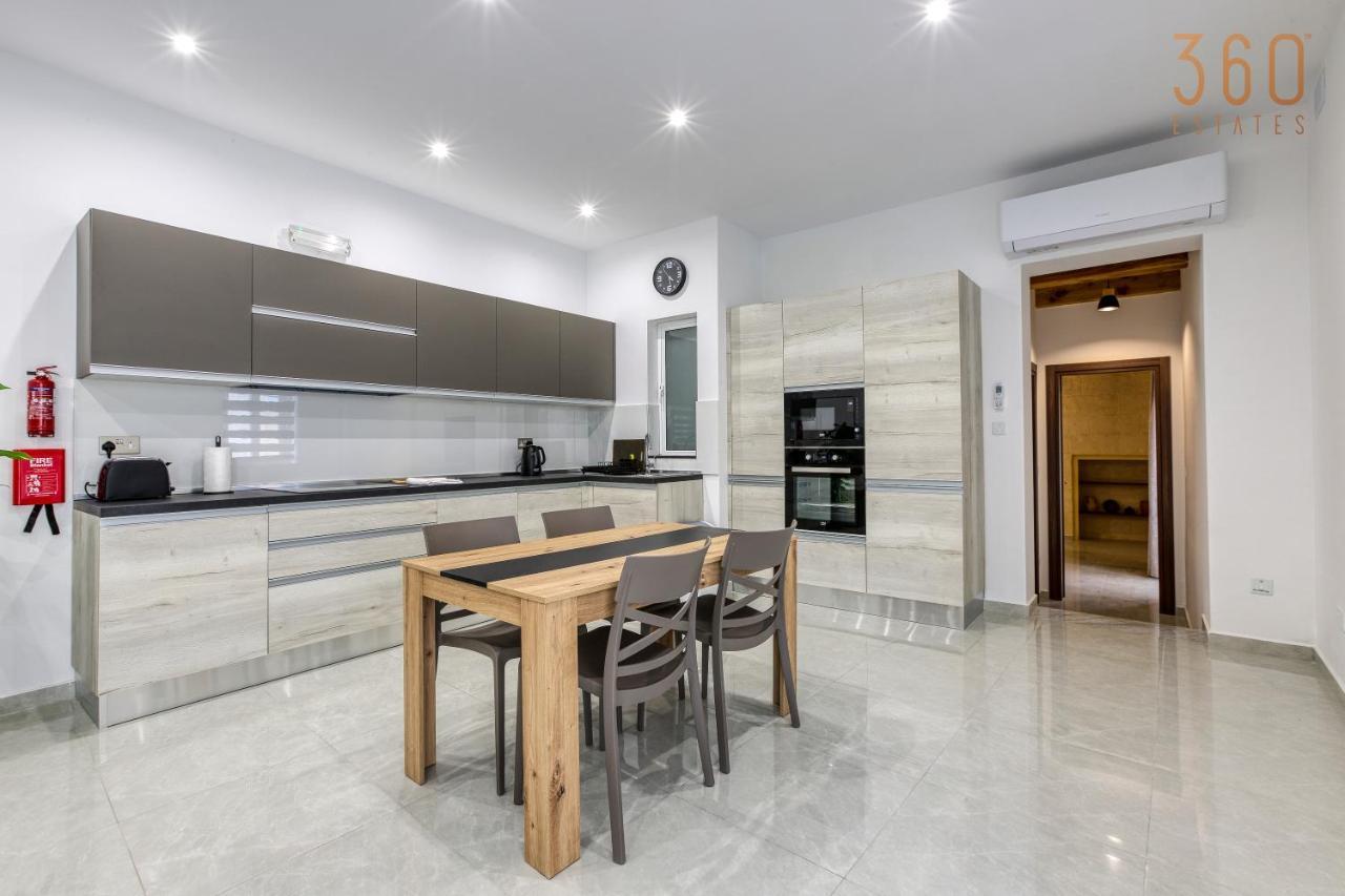 A Lovely 1Br Home With Balcony Just Off The Coast By 360 Estates Saint Julian's Екстериор снимка
