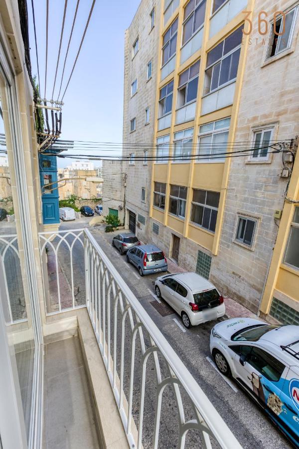 A Lovely 1Br Home With Balcony Just Off The Coast By 360 Estates Saint Julian's Екстериор снимка