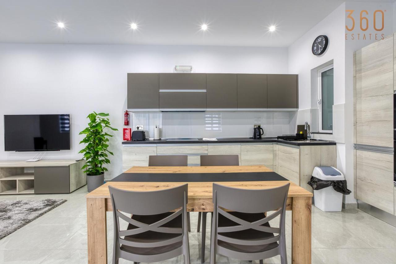 A Lovely 1Br Home With Balcony Just Off The Coast By 360 Estates Saint Julian's Екстериор снимка